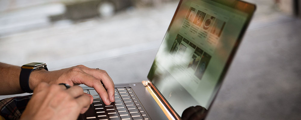 コンテキスト最適化：位置情報とAIの融合